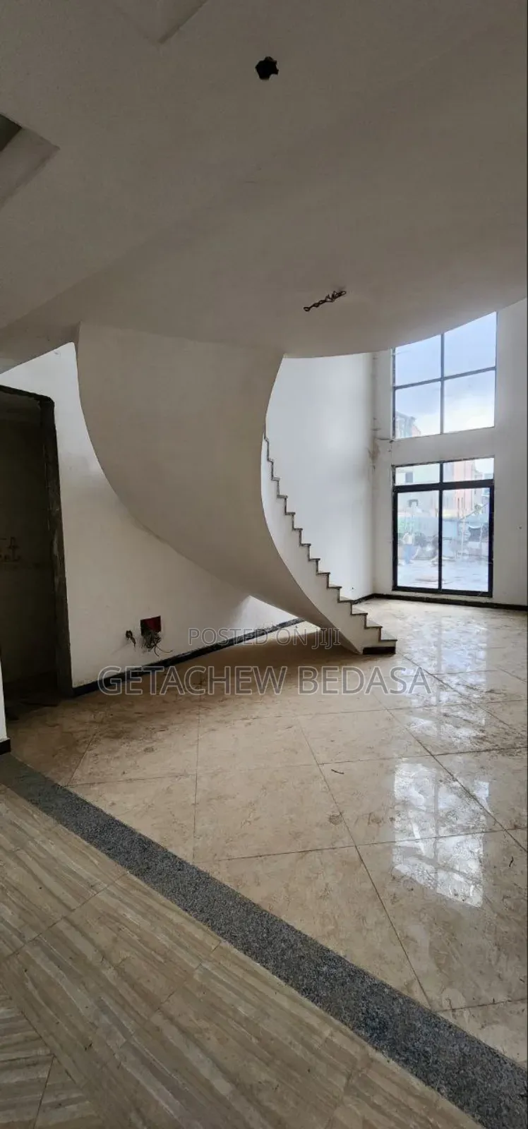 5bdrm House in Rosetts, Oromia-Finfinne for sale