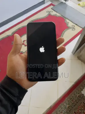 New Apple iPhone XR 64 GB Black