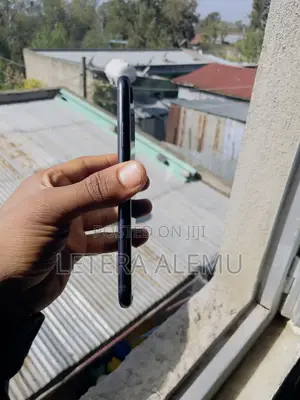 New Apple iPhone XR 64 GB Black