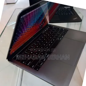 New Laptop Apple MacBook Pro 2018 8GB Intel Core I5 SSD 512GB