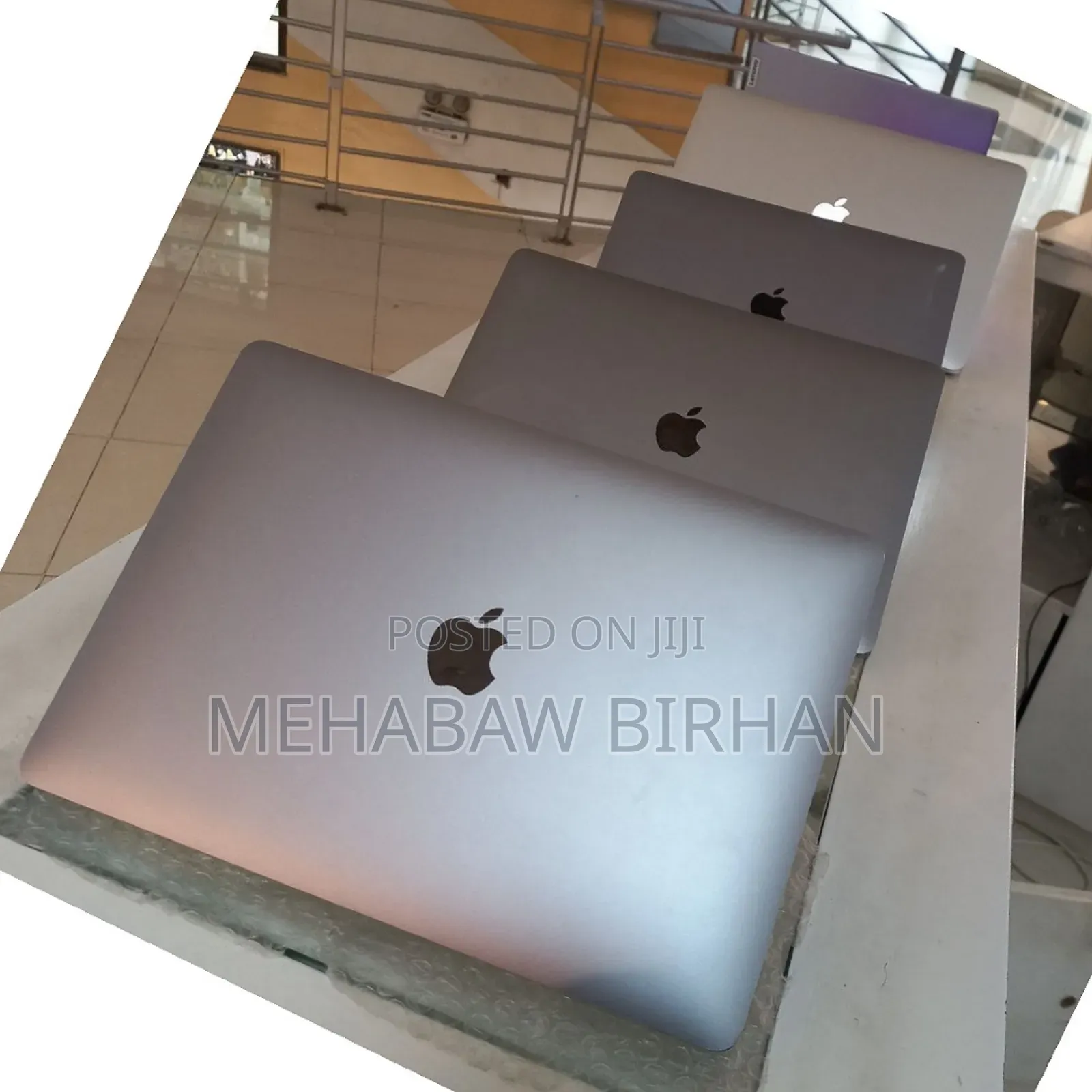 New Laptop Apple MacBook Pro 2018 8GB Intel Core I5 SSD 512GB