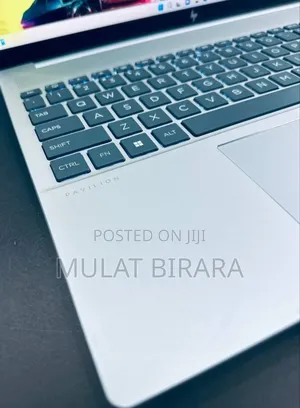 Photo - New Laptop HP Pavilion 17 16GB Intel Core I7 SSD 1T