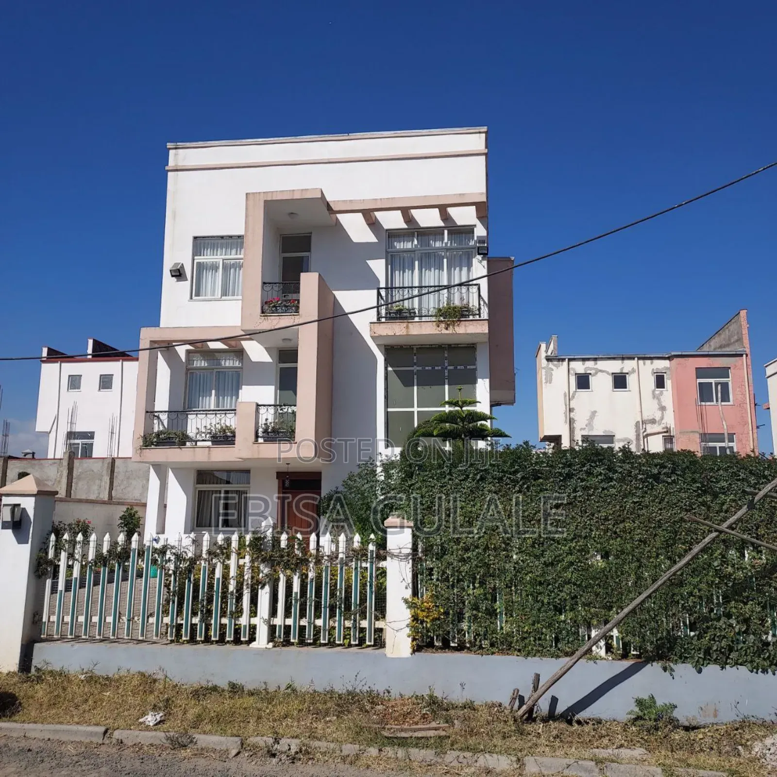 Furnished 5bdrm Apartment in Ccd Real State, Yeka for sale