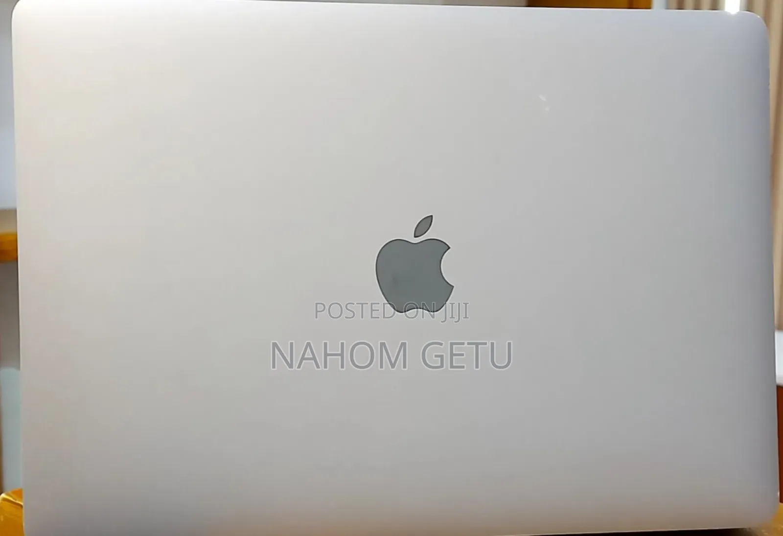 New Laptop Apple MacBook Pro 2022 M2 8GB Apple M2 SSD 256GB