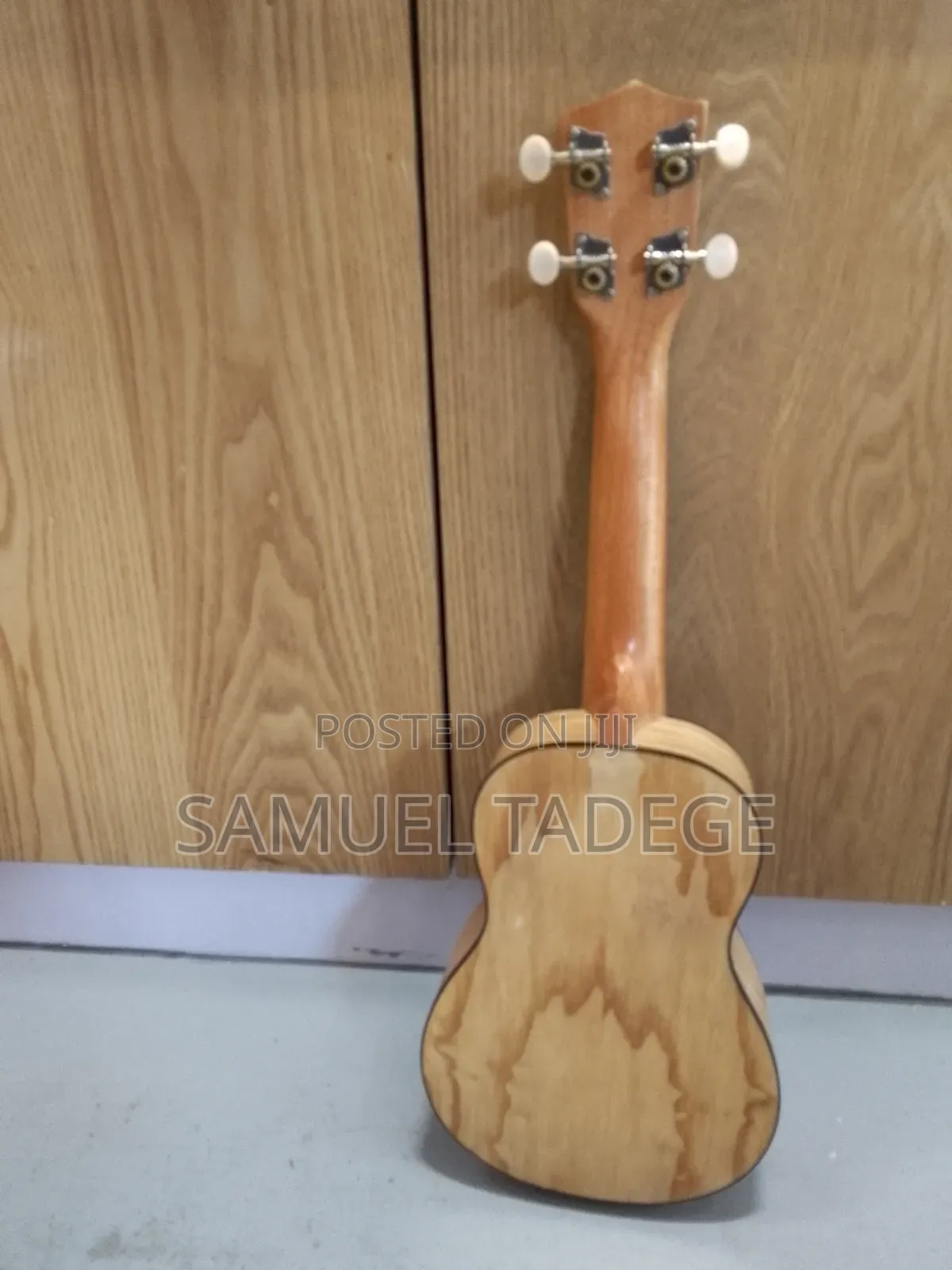 Guitar Ukuleles