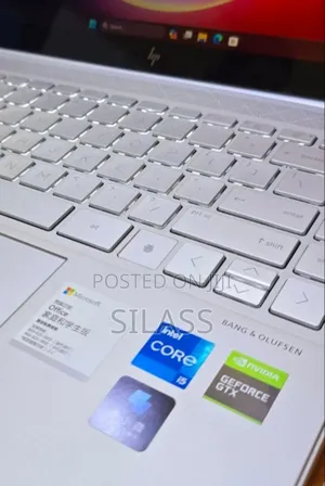 New Laptop HP Envy X2 16GB Intel Core I5 SSD 512GB