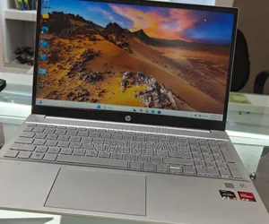 New Laptop HP 8GB AMD Ryzen 5 SSD 512GB