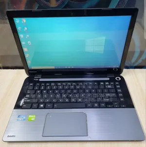 New Laptop Toshiba 4GB Intel Core I7 HDD 500GB