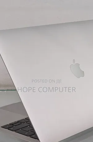 New Laptop Apple MacBook Pro 2017 8GB Intel Core I5 SSD 256GB