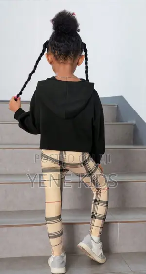 Photo - 2pcs Clothes