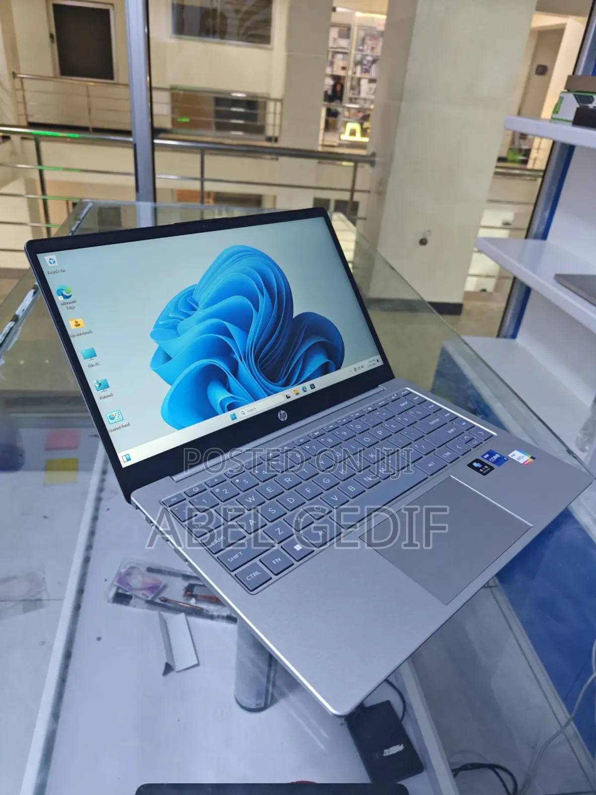 New Laptop HP Stream Notebook 16GB Intel Core I7 SSD 512GB