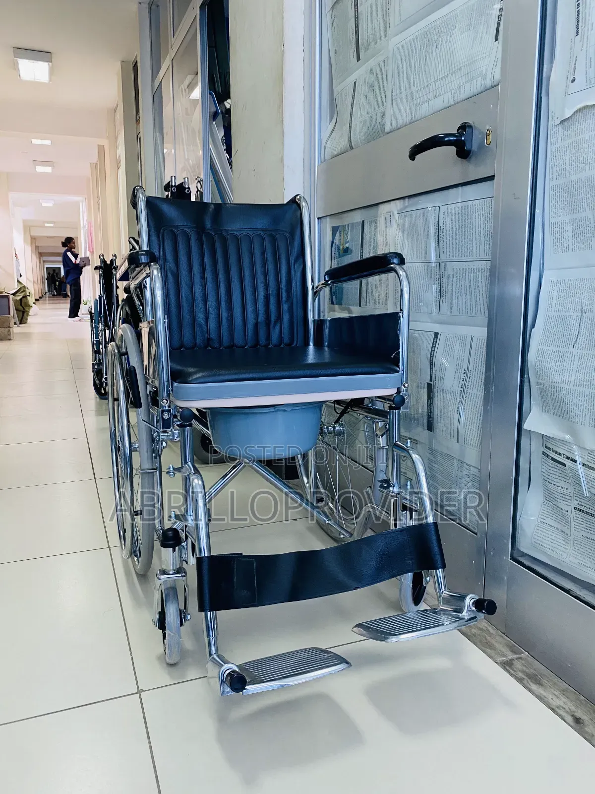Toilet Wheelchair8wheelchair4wheelchair5wheelchair4wheelchai
