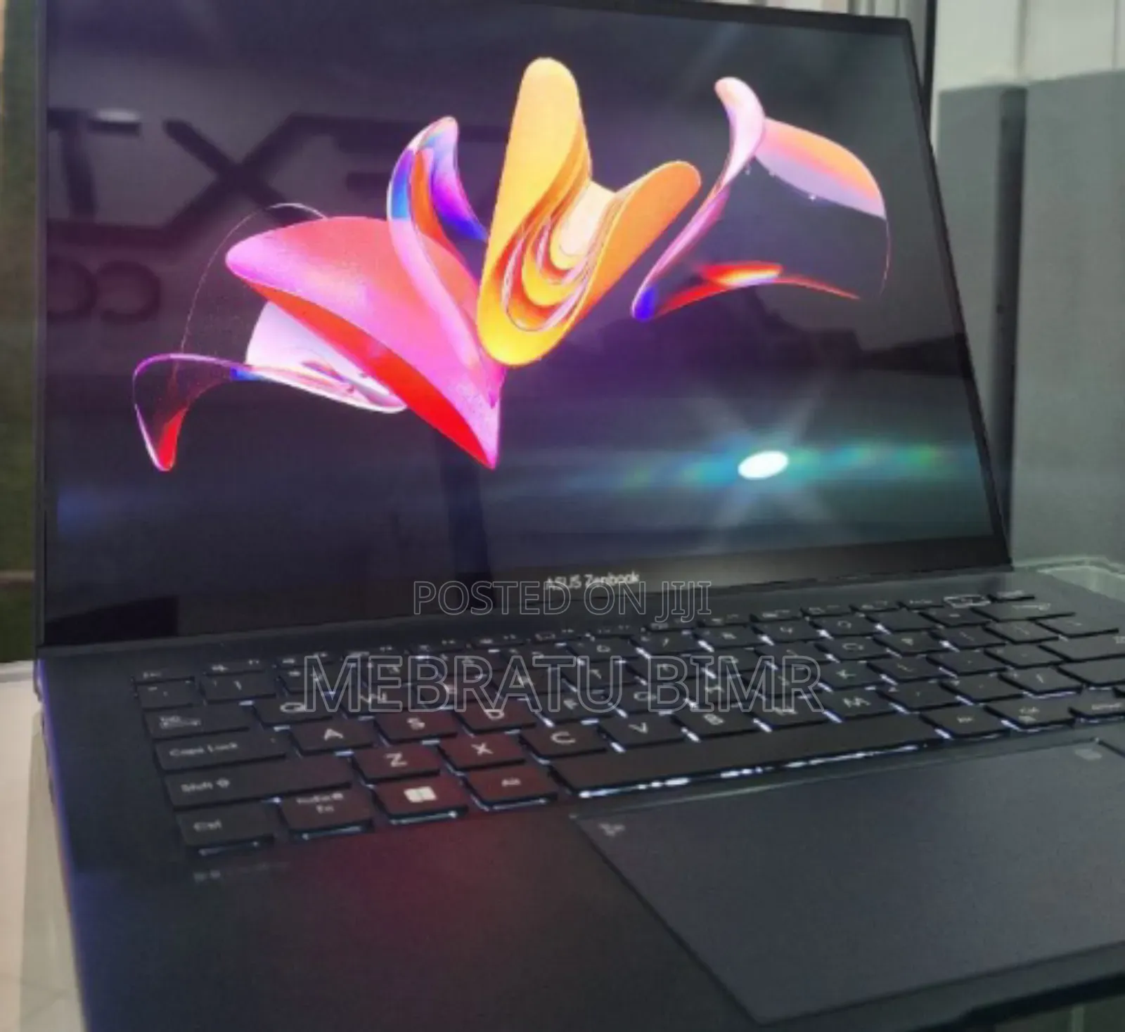 New Laptop Asus ZenBook 13 UX331UN 16GB Intel Core I7 SSD 512GB