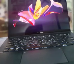 New Laptop Asus ZenBook 13 UX331UN 16GB Intel Core I7 SSD 512GB