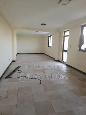 መጋዘን የሚሸጥ ቃሊተ