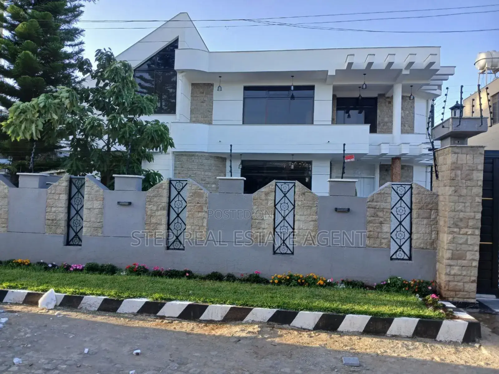 8bdrm House in Bole for sale