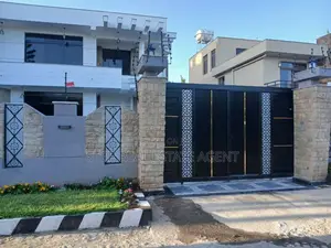 8bdrm House in Bole for sale