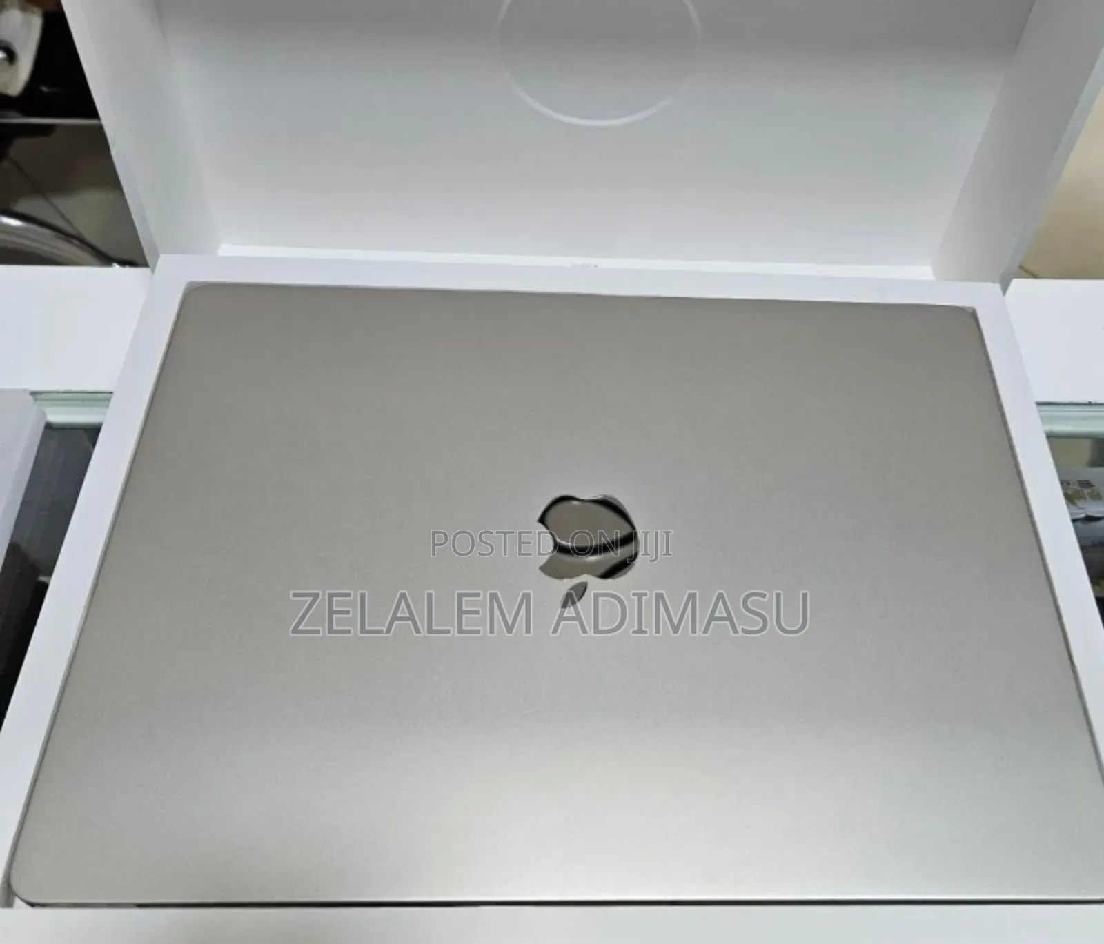 New Laptop Apple MacBook Air 2023 M2 8GB Intel Core M2 SSD 256GB