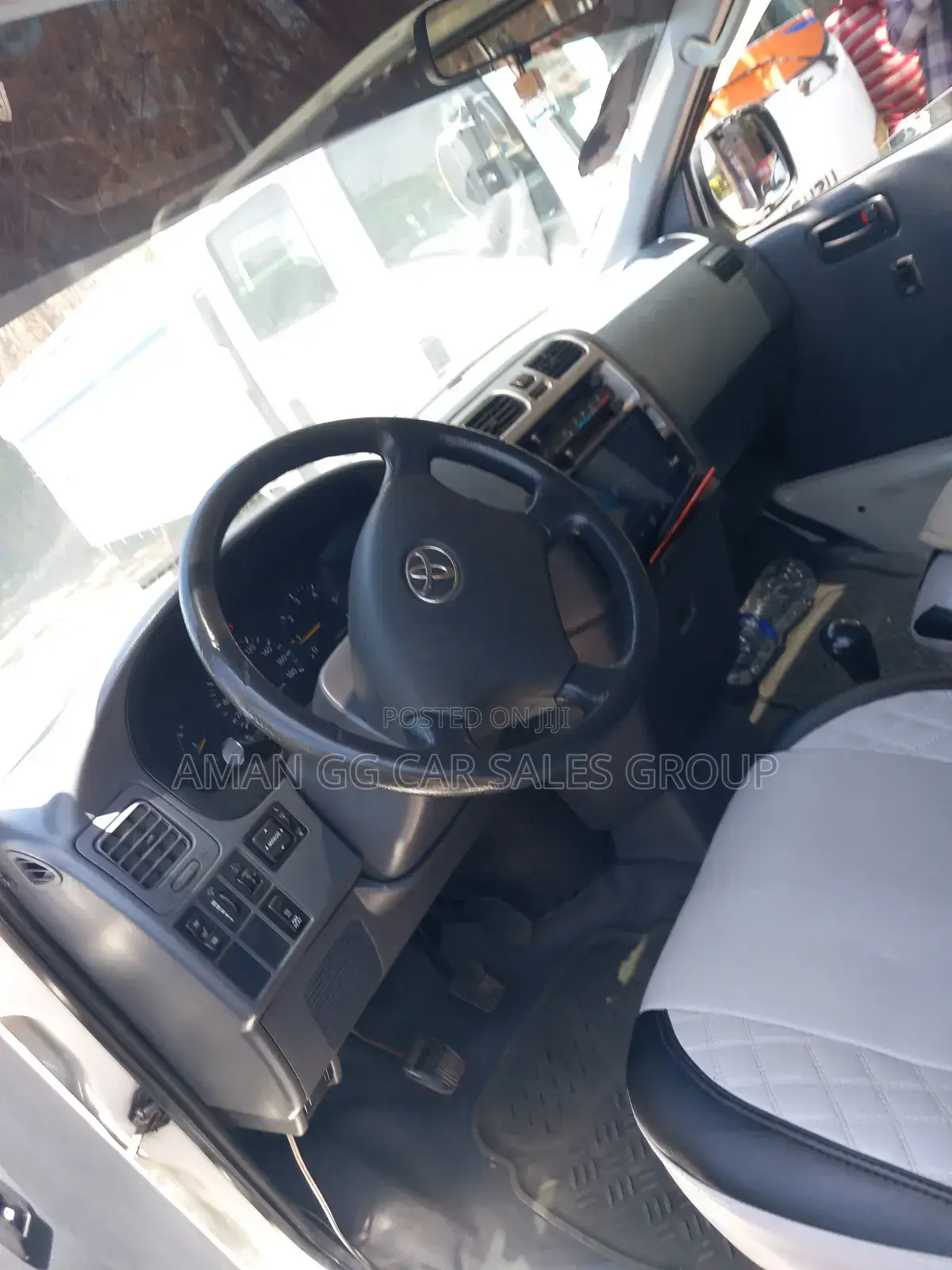 Toyota HiAce 2008 White