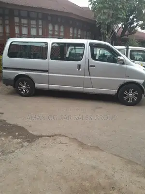 Toyota HiAce 2006 Silver