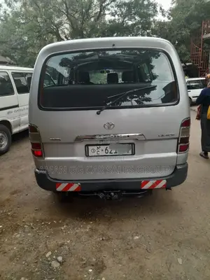 Toyota HiAce 2006 Silver