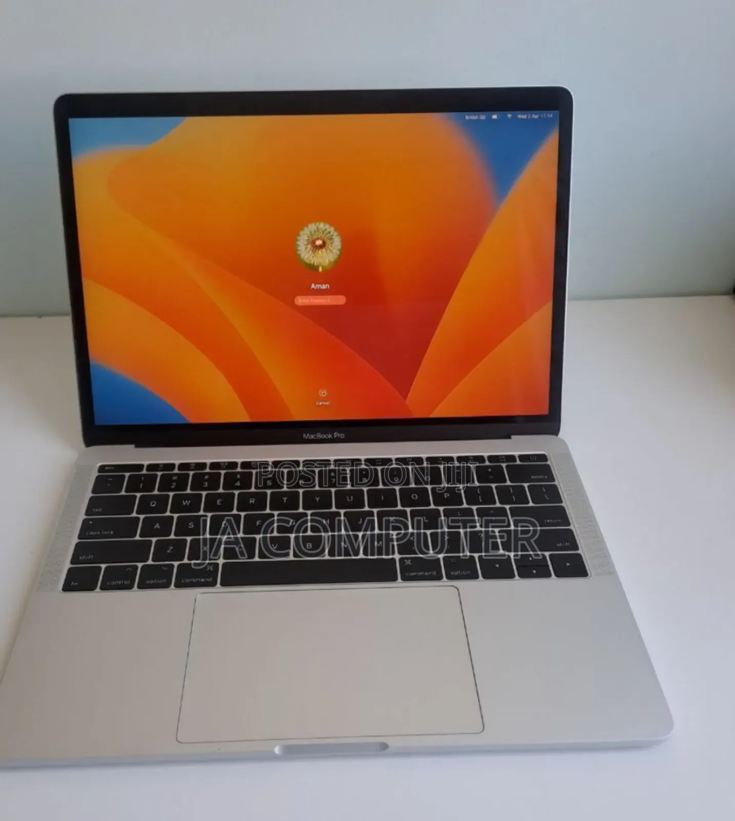 New Laptop Apple MacBook Pro 2017 8GB Intel Core I5 SSD 256GB