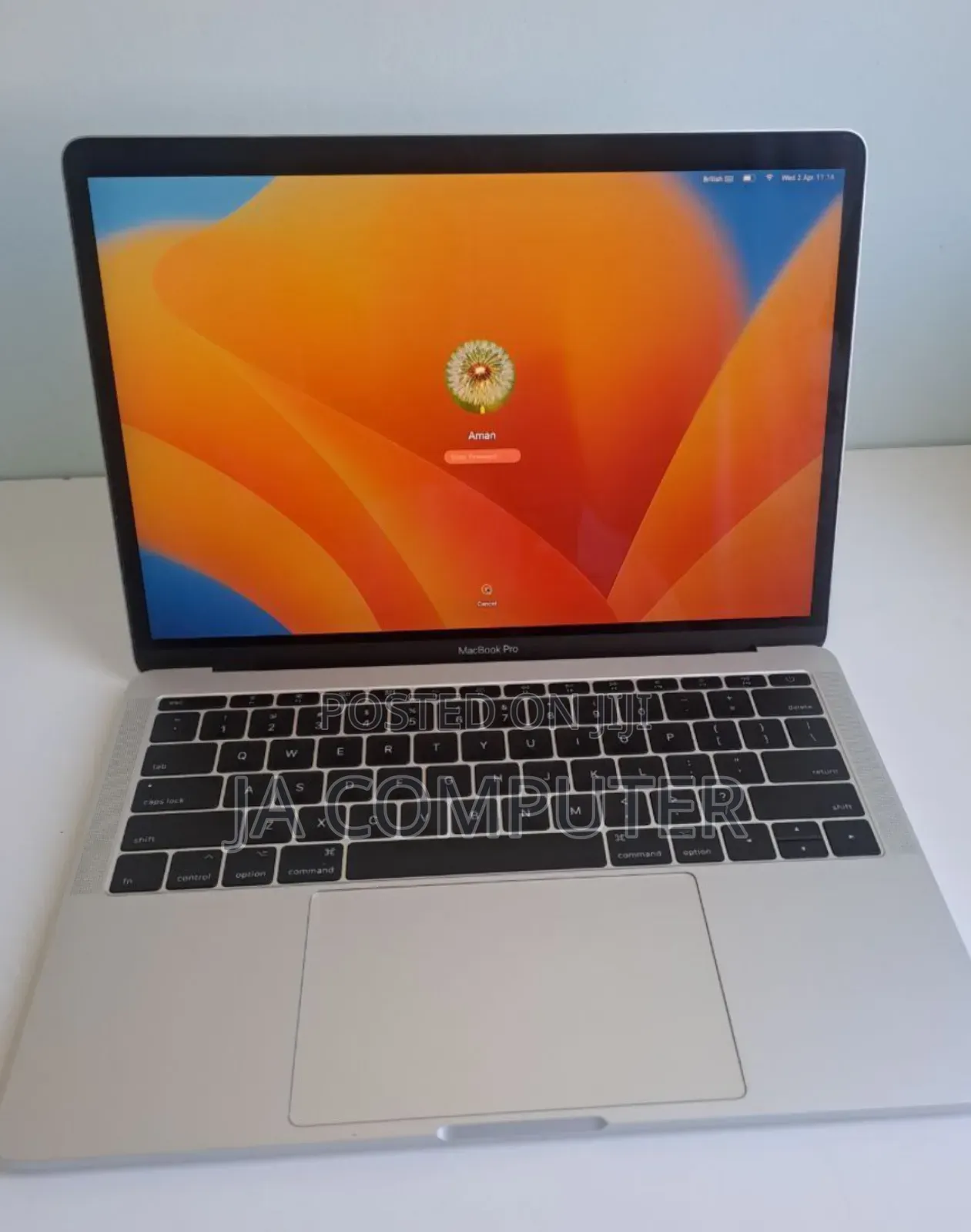 New Laptop Apple MacBook Pro 2017 8GB Intel Core I5 SSD 256GB
