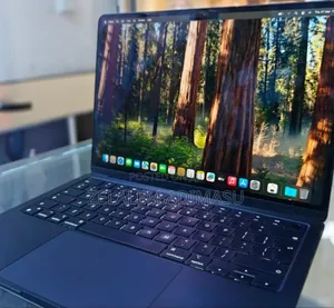 New Apple MacBook Air 2024 M3 13-Inch 8GB Intel Core M3 SSD 256GB