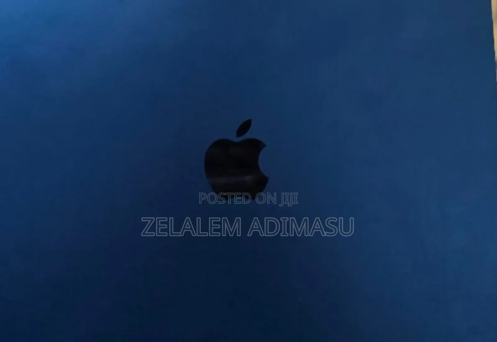 New Apple MacBook Air 2024 M3 13-Inch 8GB Intel Core M3 SSD 256GB