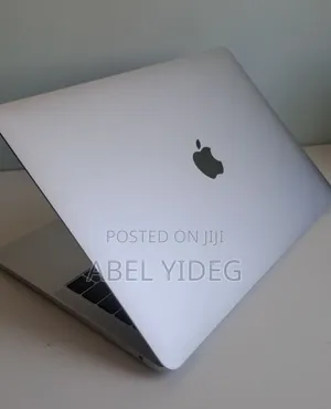 Photo - New Laptop Apple MacBook Pro 2017 8GB Intel Core I5 SSD 128GB