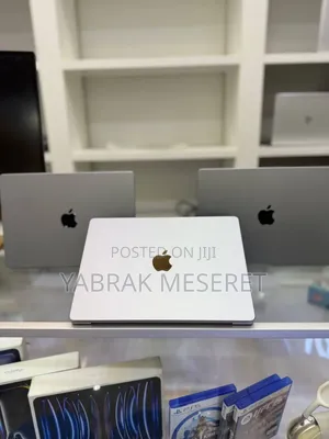 Photo - New Laptop Apple MacBook Pro M1 16GB Apple M1 Pro SSD 1T