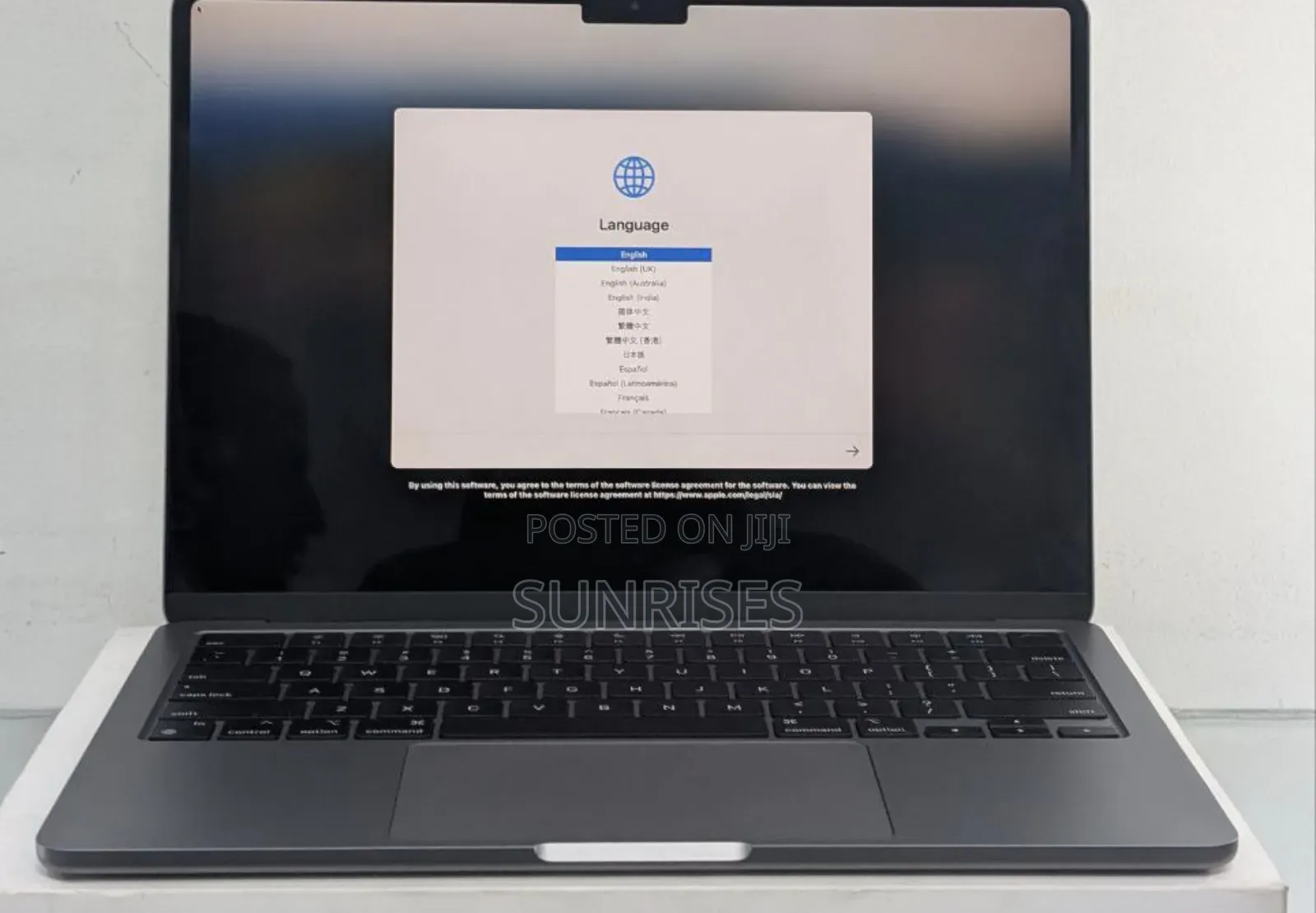 New Laptop Apple MacBook Air 2024 M3 13-Inch 8GB Apple M3 SSD 256GB