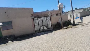 3bdrm House in Kotobe Kehisphaltu, Yeka for sale