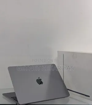 New Laptop Apple MacBook Air 2024 M3 13-Inch 8GB Apple M3 SSD 256GB