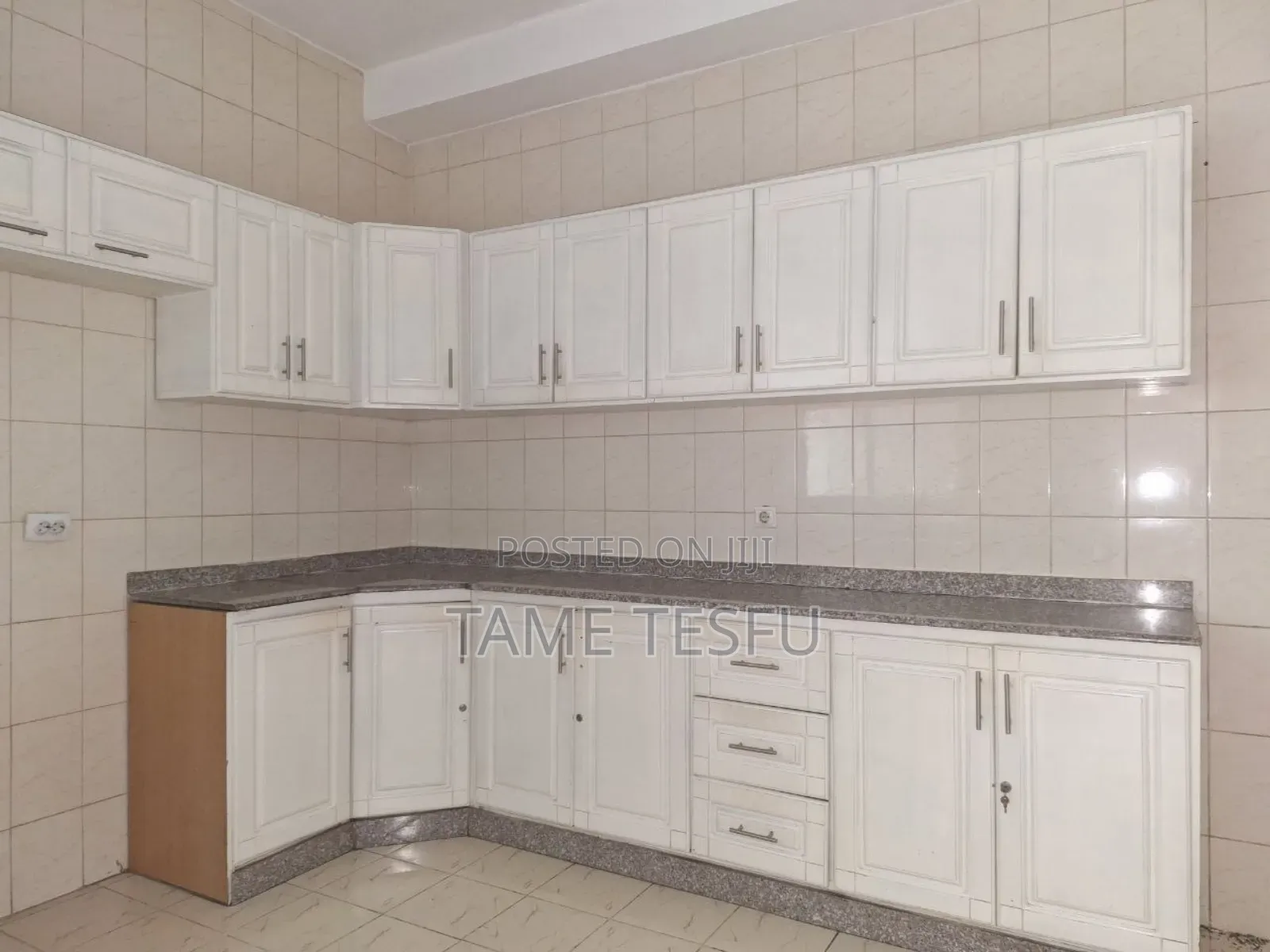 Furnished 5bdrm House in Gorro, Bole for sale