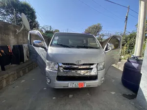 Photo - Toyota HiAce 2007 Silver