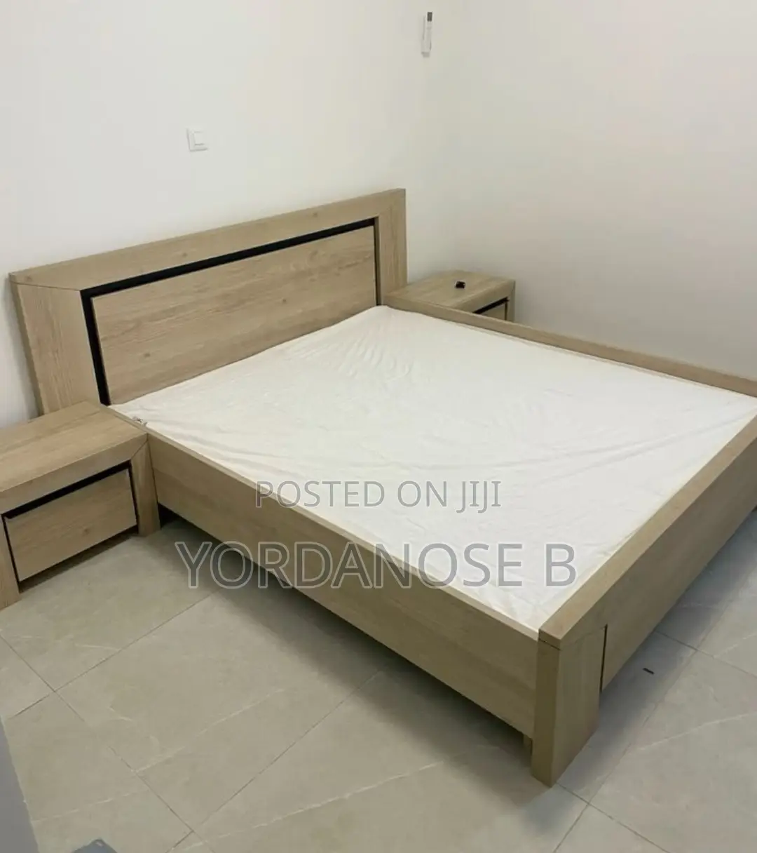 Bed. Bedroom