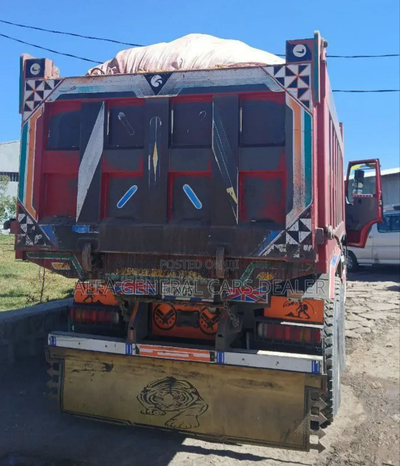 Sino ገልባጭ
•2019
•a-05
•ሙሉ ጎማ አለው
••7,700,000