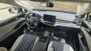 New Volkswagen ID.6 2024 Gold