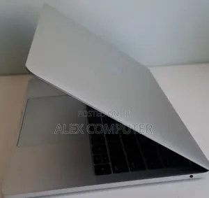 New Laptop Apple MacBook Pro 2017 8GB Intel Core I5 SSD 128GB
