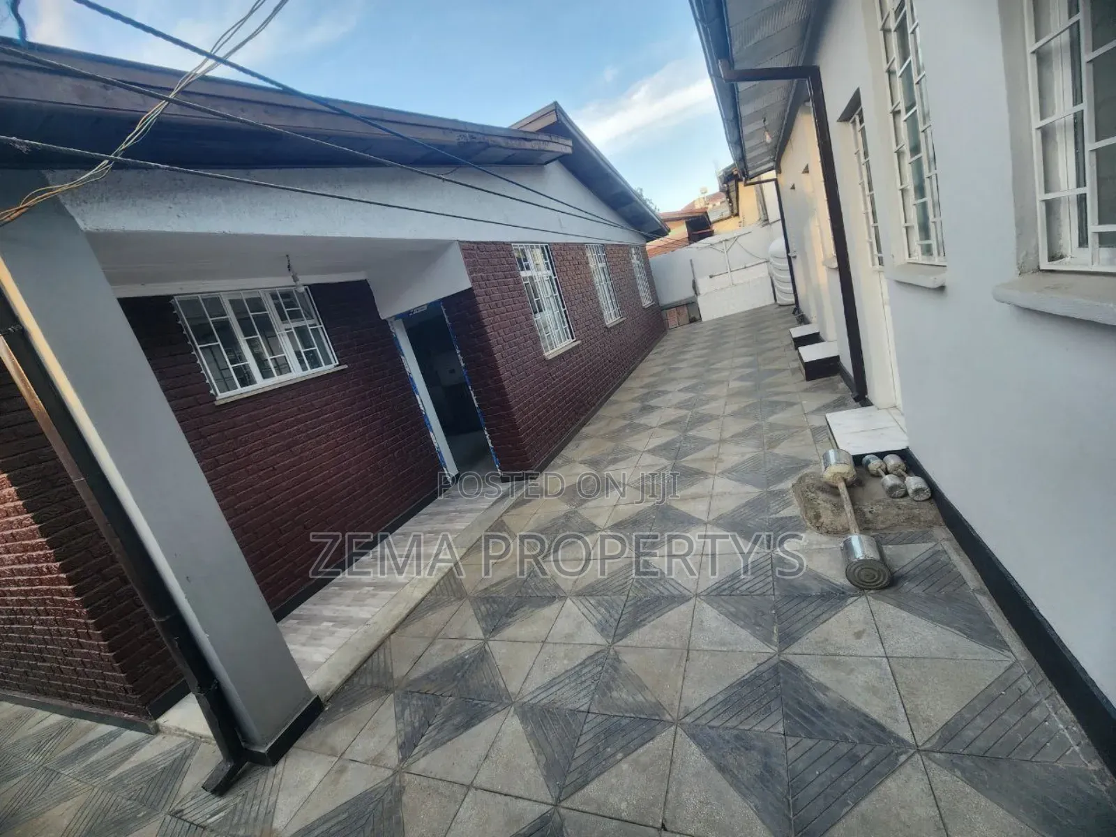 3bdrm Villa in Zema, Bole for rent