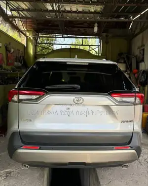 New Toyota RAV4 2022 Silver