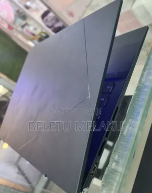 New Laptop Asus ZenBook 13 UX331UN 16GB Intel Core I7 SSD 512GB