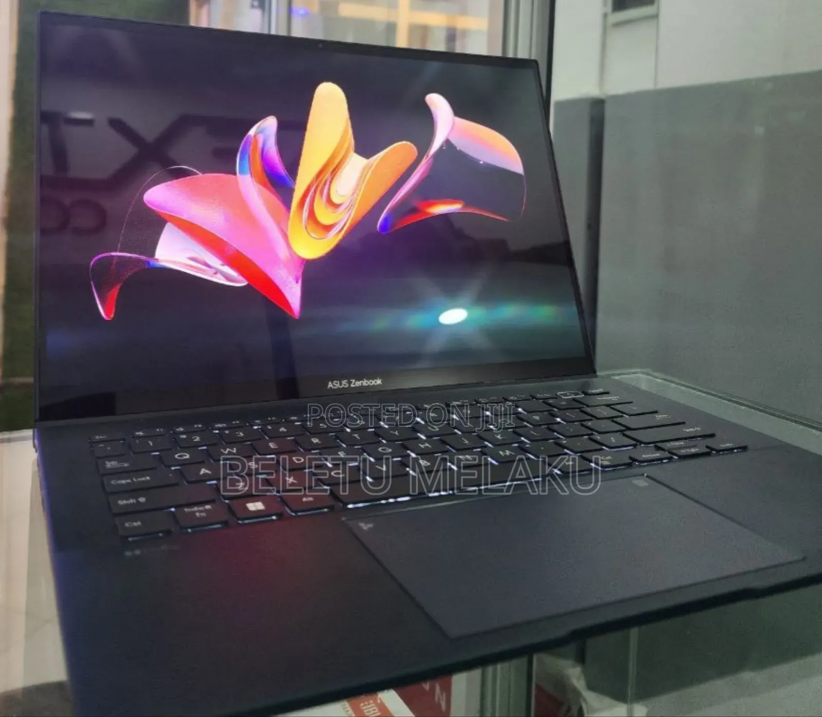 New Laptop Asus ZenBook 13 UX331UN 16GB Intel Core I7 SSD 512GB