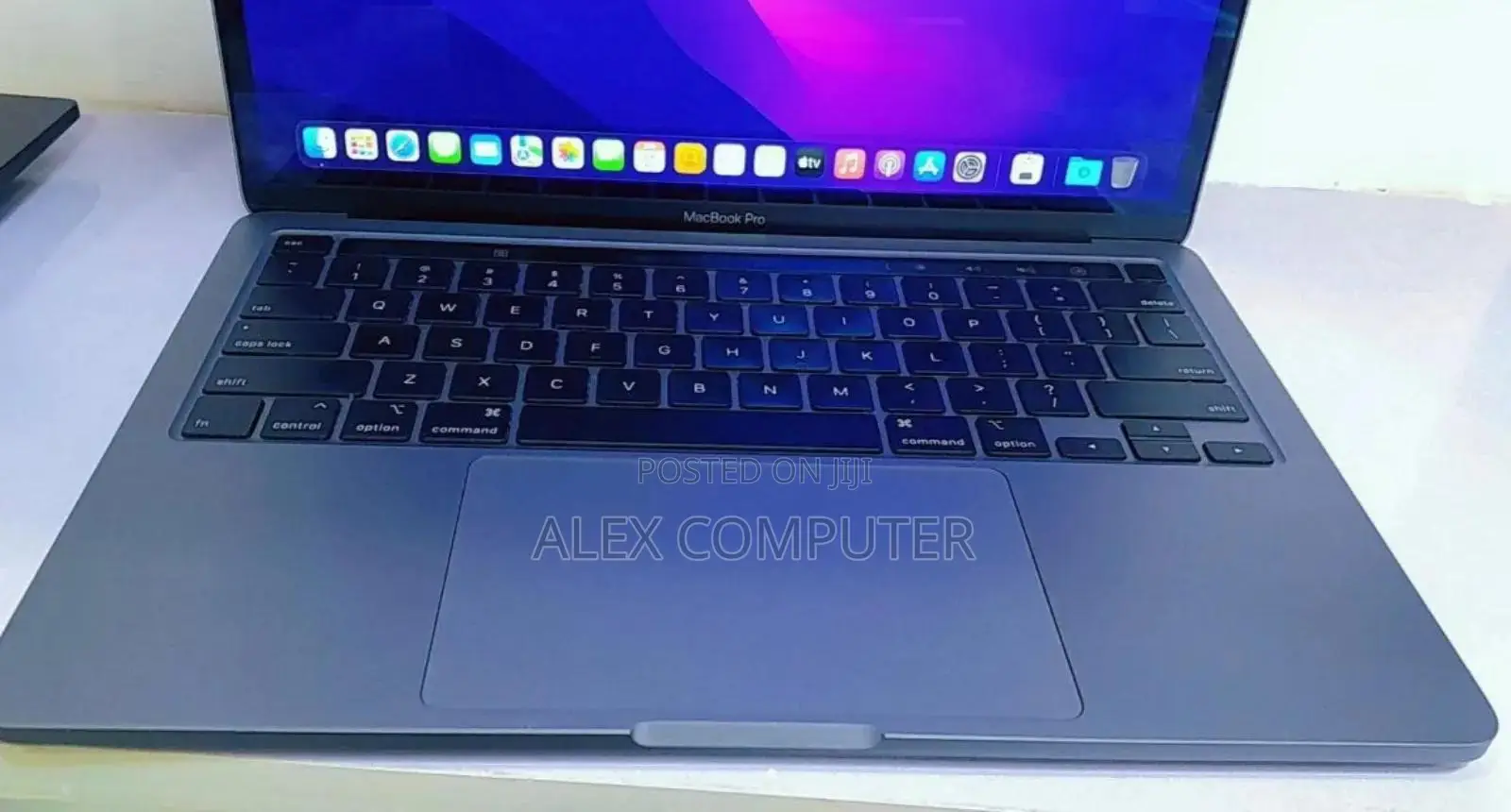 New Laptop Apple MacBook Pro M1 16GB Intel Core I5 SSD 1T