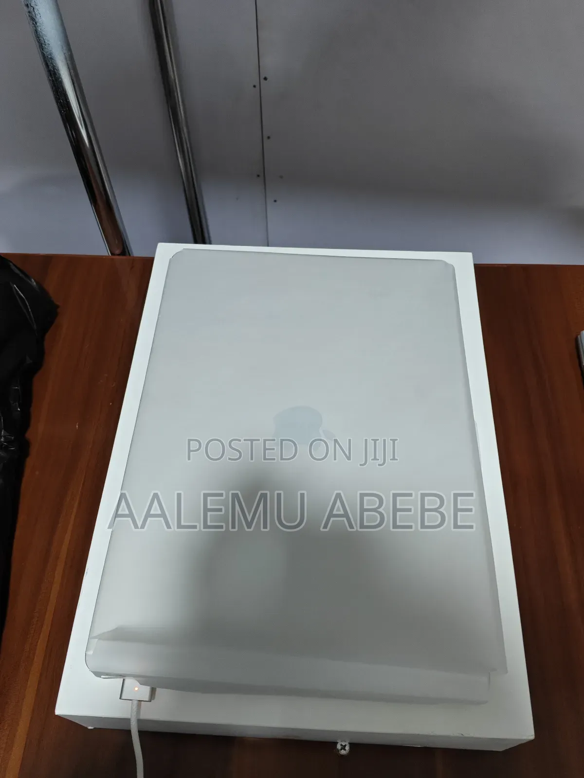 New Laptop Apple MacBook Air 2022 M2 8GB Apple M2 SSD 256GB