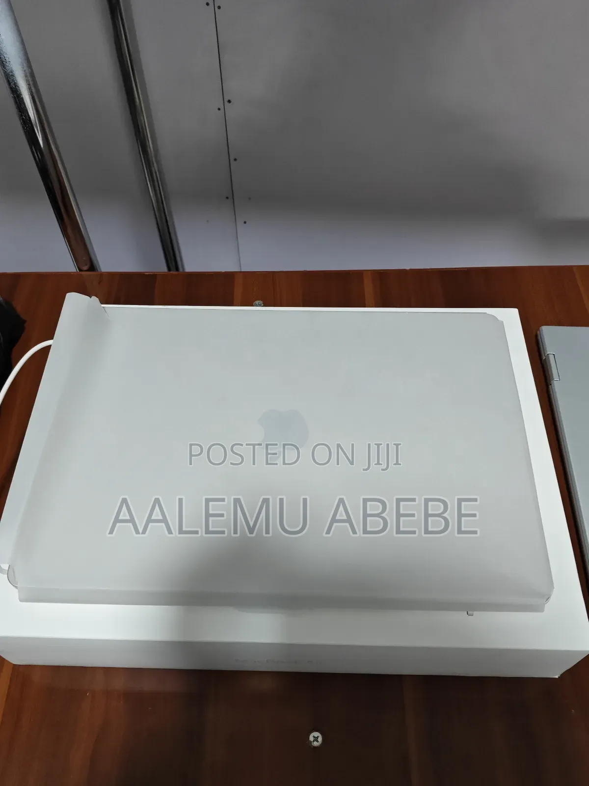 New Laptop Apple MacBook Air 2022 M2 8GB Apple M2 SSD 256GB