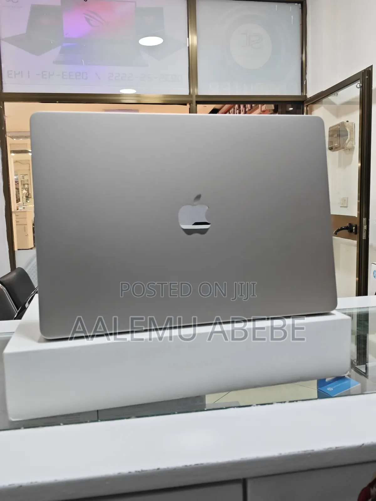 New Laptop Apple MacBook Air 2022 M2 8GB Apple M2 SSD 256GB