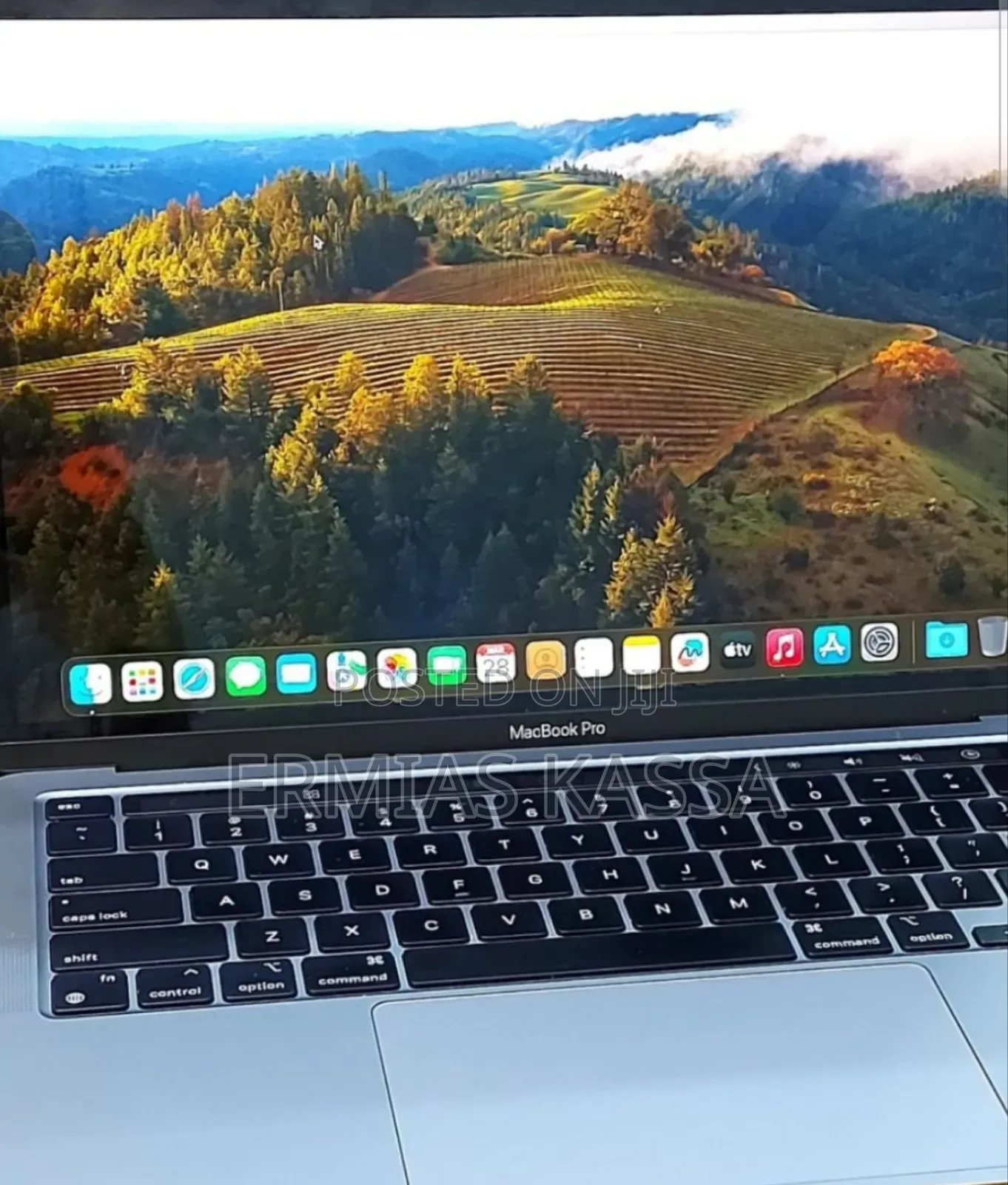 New Laptop Apple MacBook Pro 2020 M1 8GB Apple M1 Pro SSD 256GB