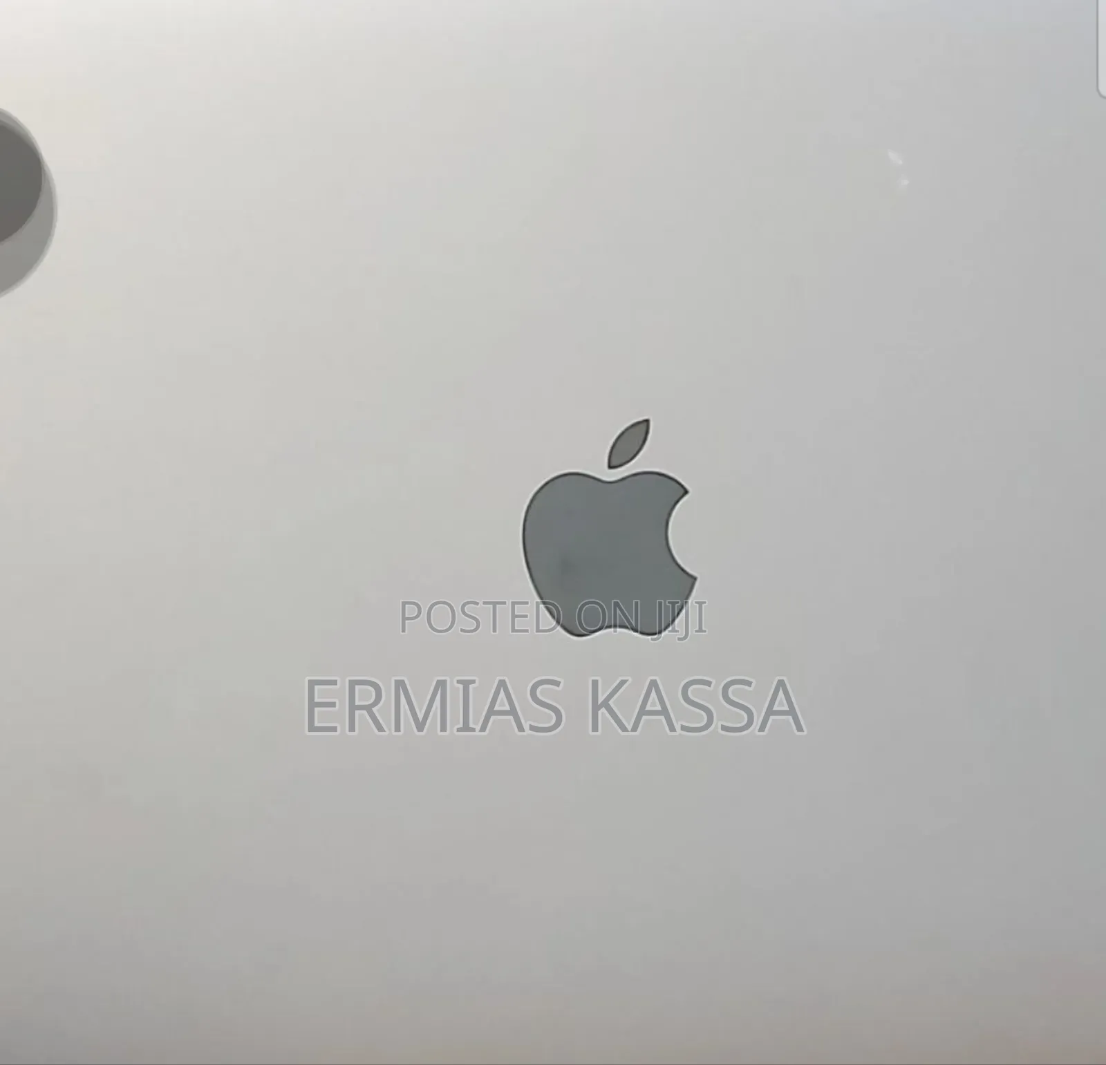 New Laptop Apple MacBook Pro 2020 M1 8GB Apple M1 Pro SSD 256GB